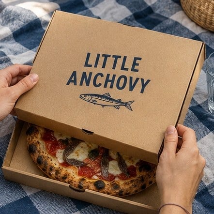 Branded pizza boxes with logo