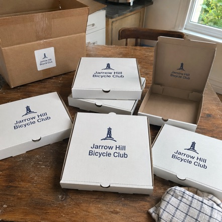 Kraft 16" XL pizza boxes printed with the Tavola Rossa logo